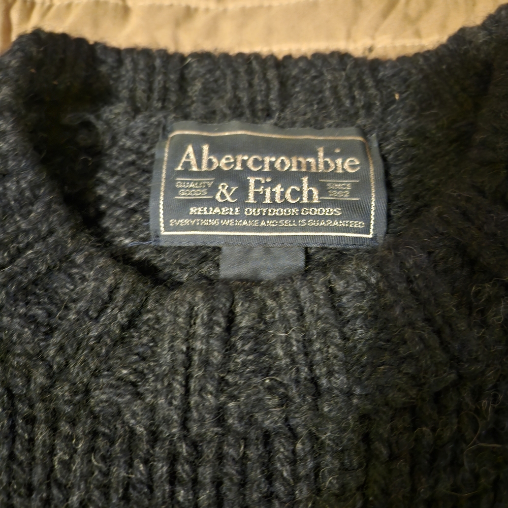 Abercrombie & Fitch Men's Black Sweater